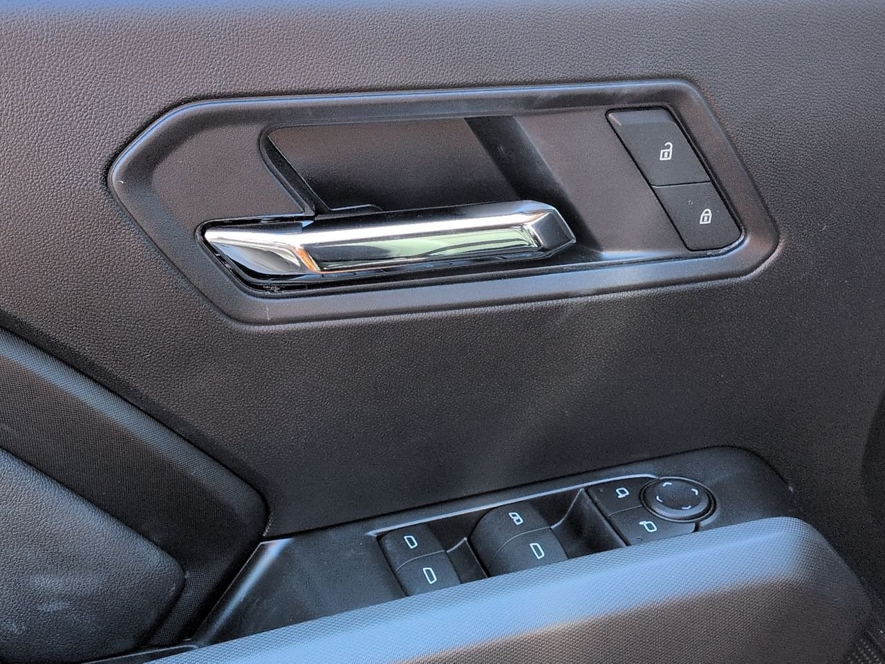 2026 Chevrolet Colorado LT - Photo 24