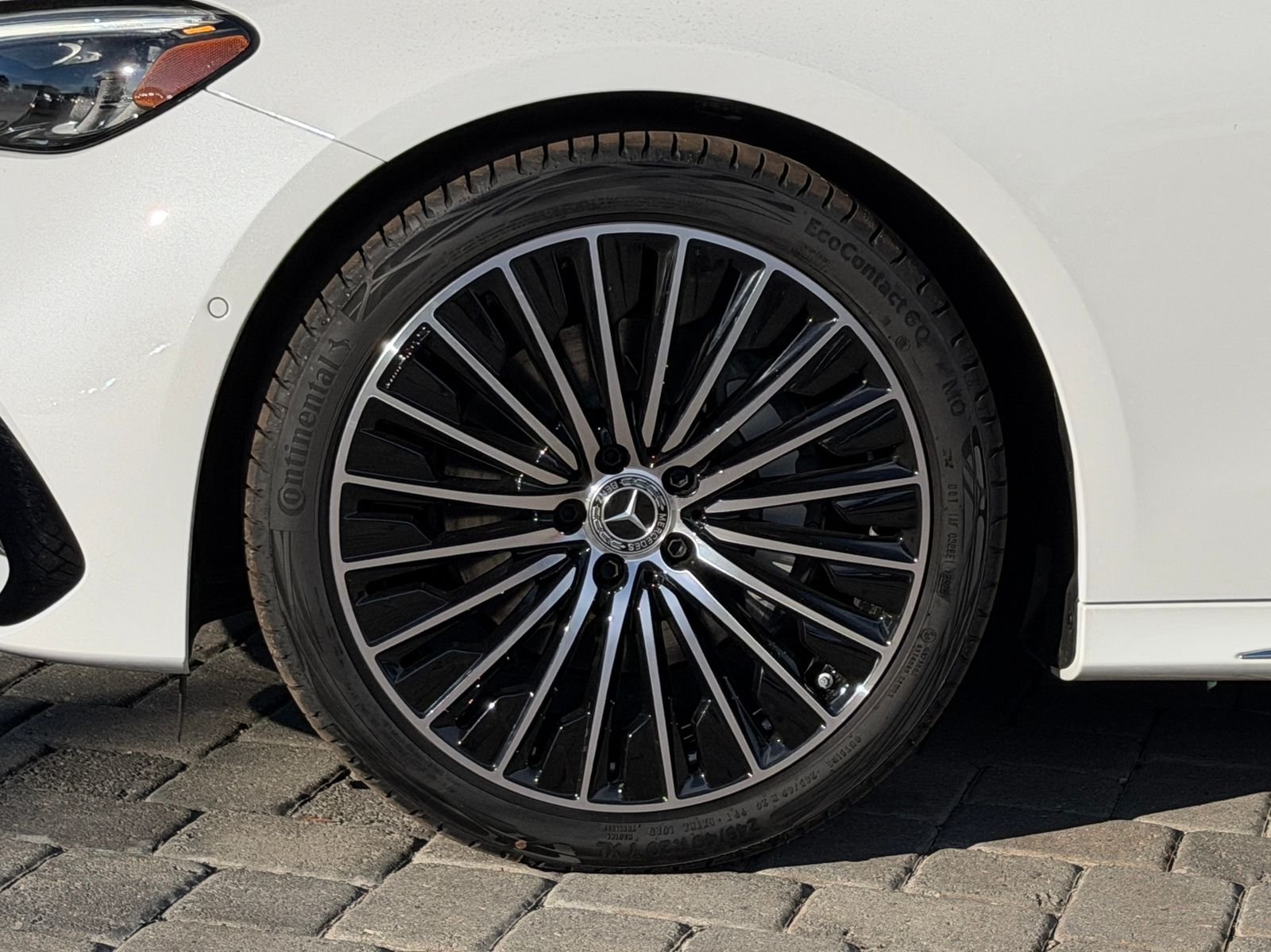New 2026 Moonlight White Metallic Mercedes-Benz E 350 image 13