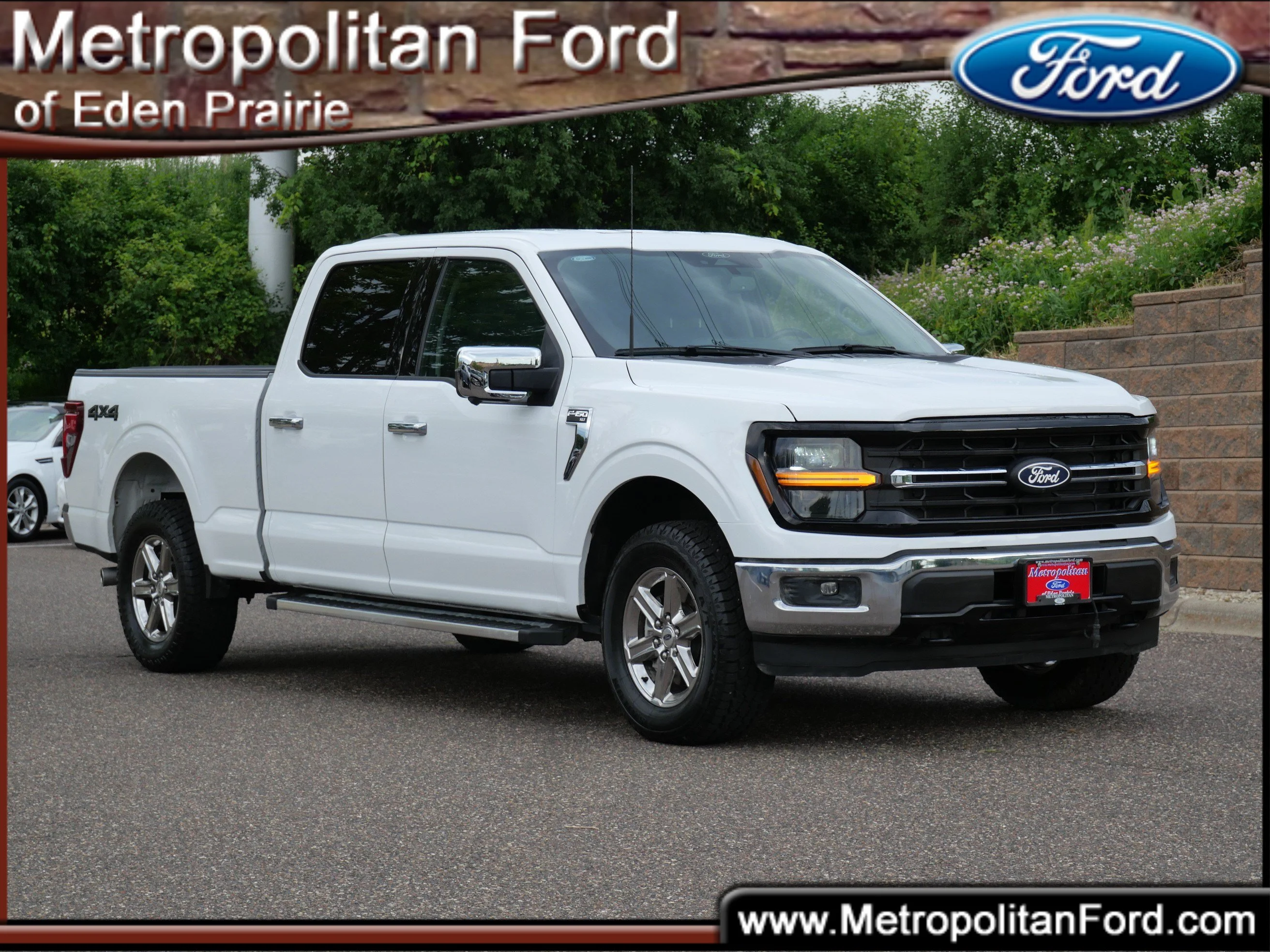 Certified Used 2024 Oxford White Clearcoat Ford XLT image 1