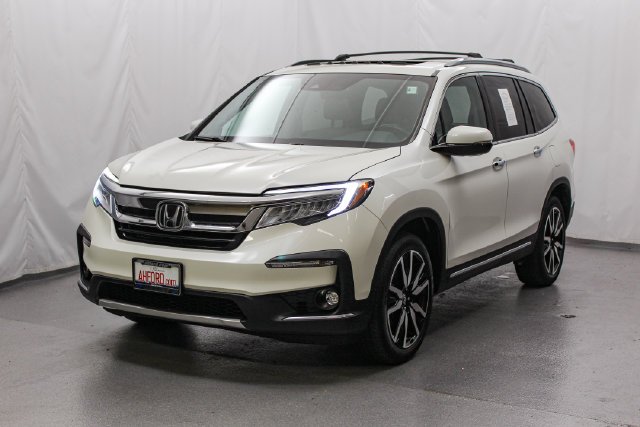 Used 2019 White Honda Touring image 4