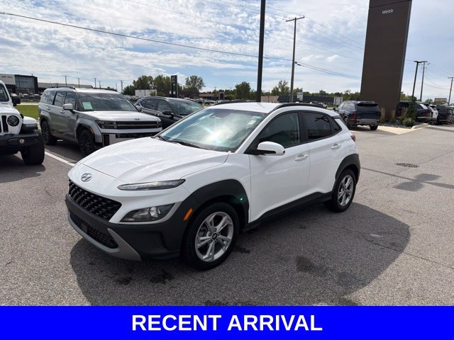 Used 2023 White Hyundai SEL image 10
