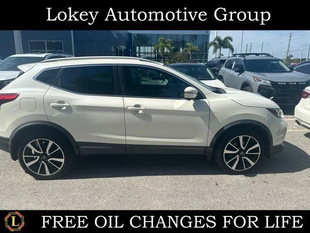 2017 Nissan Rogue Sport SL FWD's photo