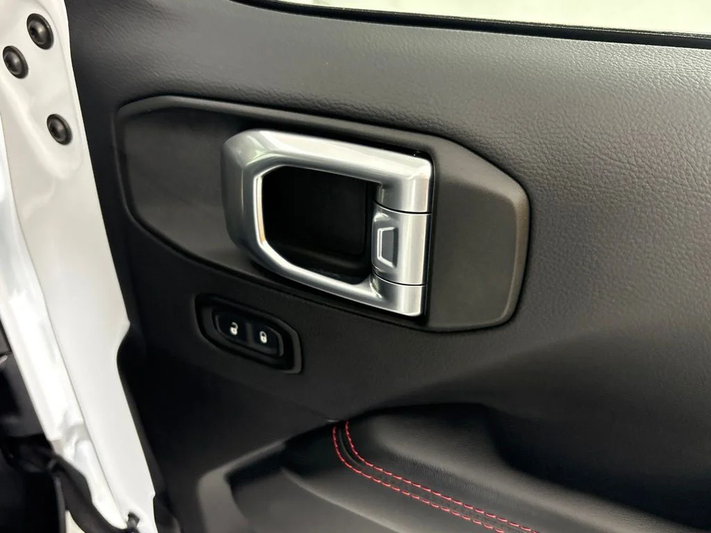 New 2027 White Jeep Rubicon X image 16