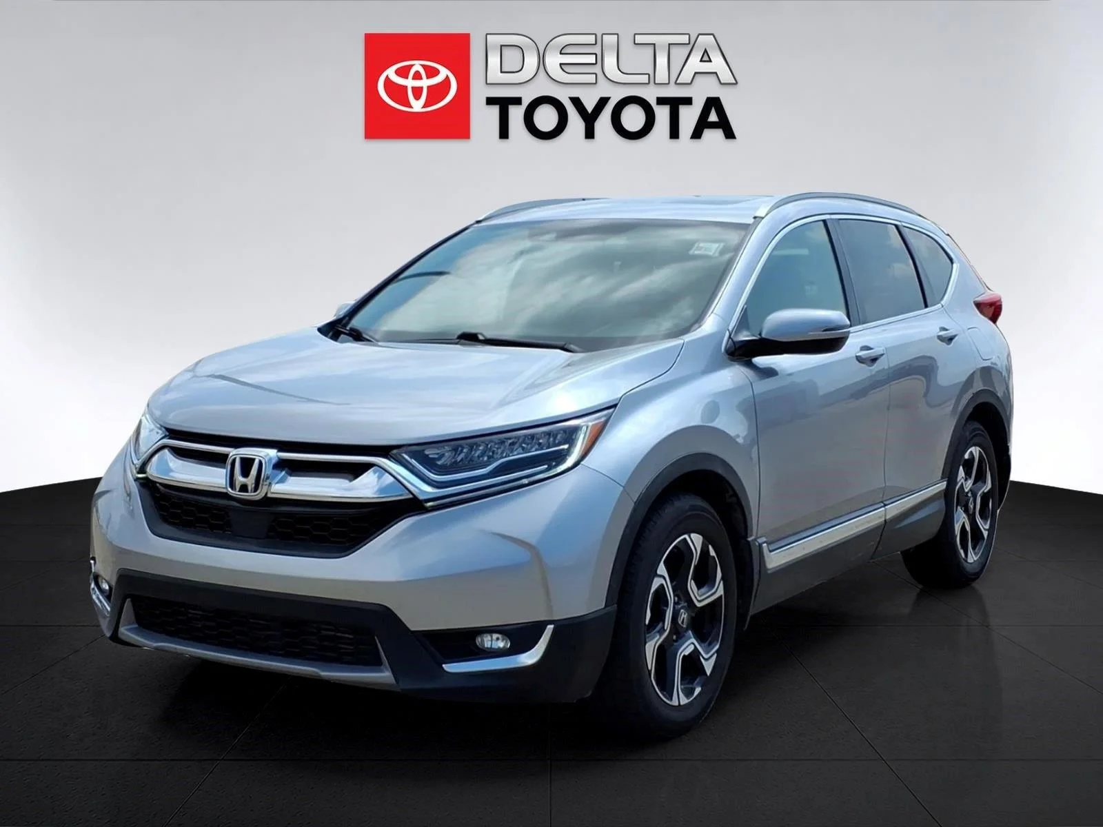 Used 2019 Lunar Silver Metallic Honda SUV image 1