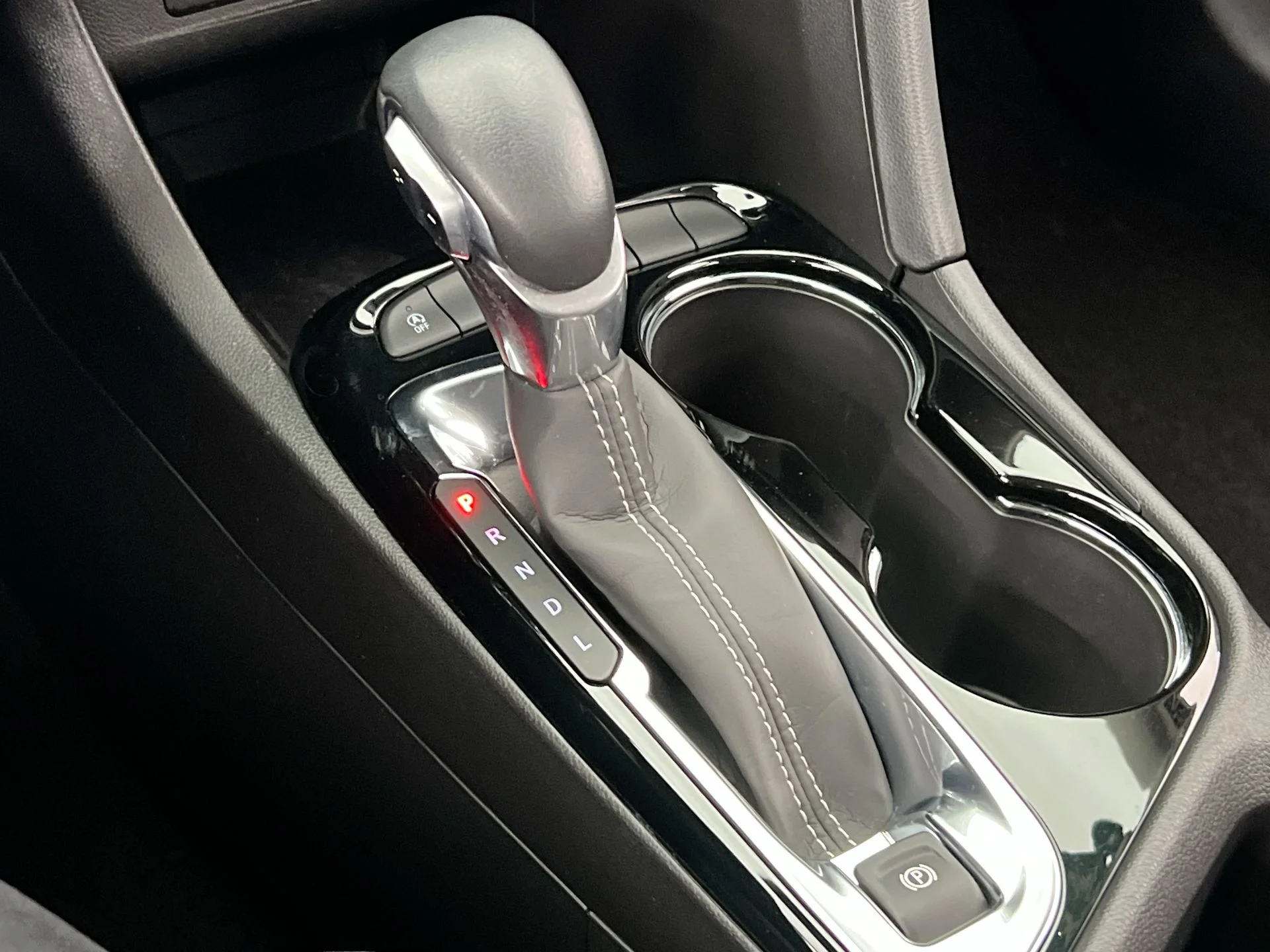 Certified Used 2023 Red Buick Essence image 26