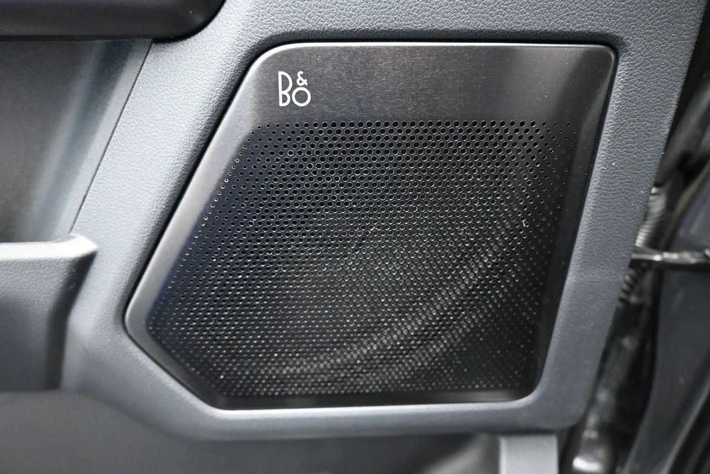 New 2026 Carbonized Gray Metallic Ford Tremor image 12