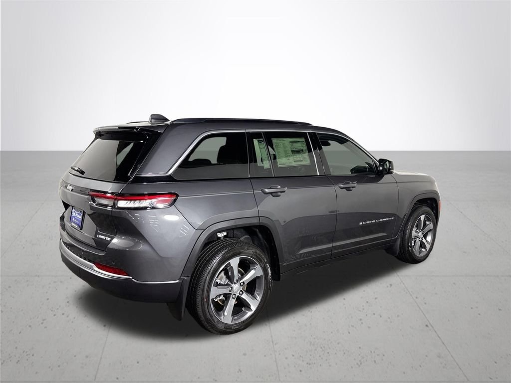 New 2026 Baltic Gray Metallic Clear-Coat Exterior Paint Jeep Limited image 6