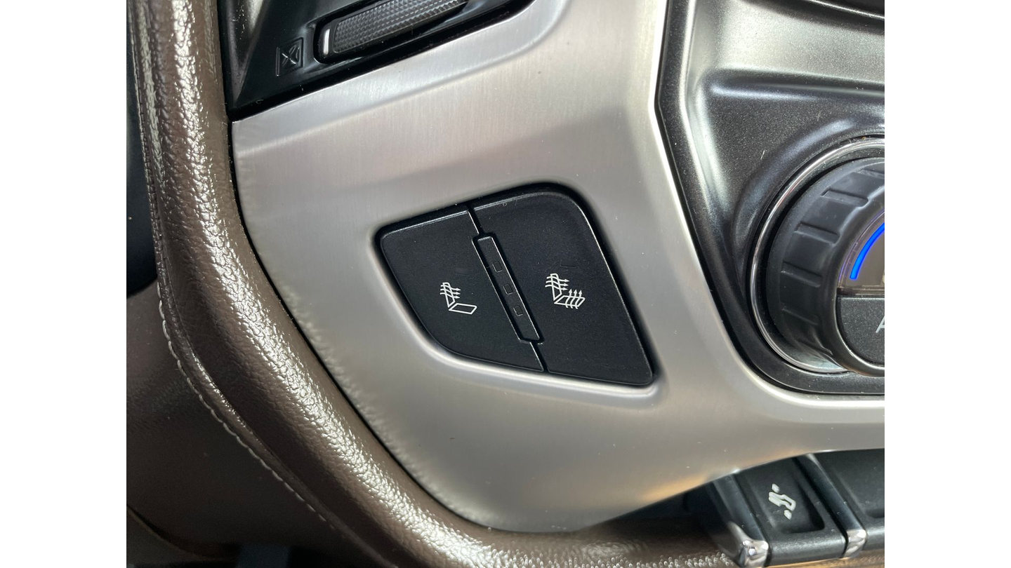 Used 2017 White GMC SLT image 22