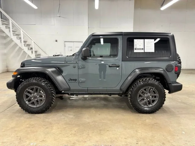 Used 2025 Gray Jeep Sport image 4