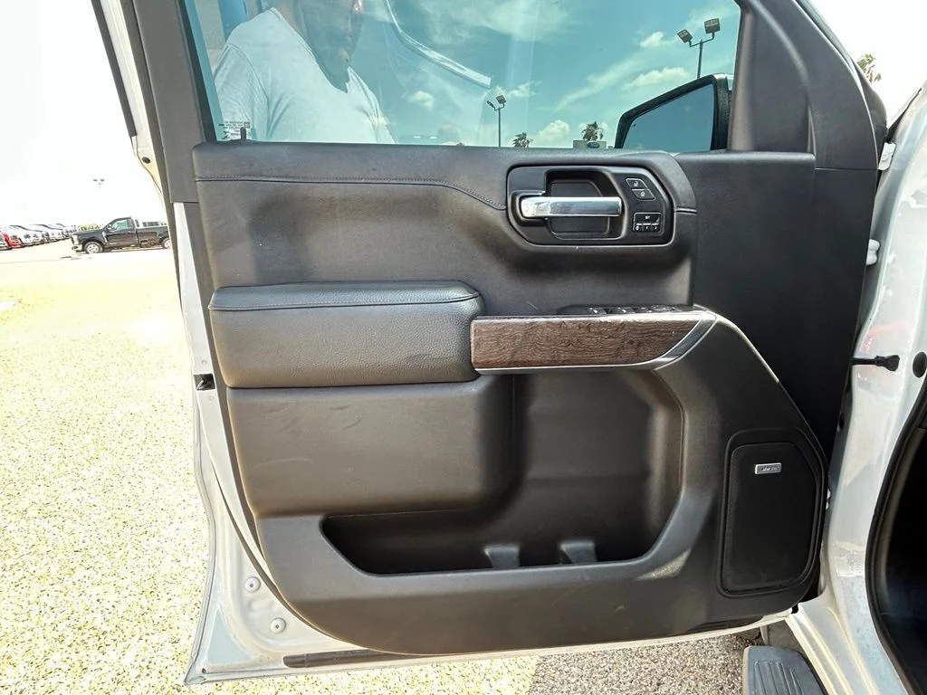 Used 2021 White GMC Denali image 11