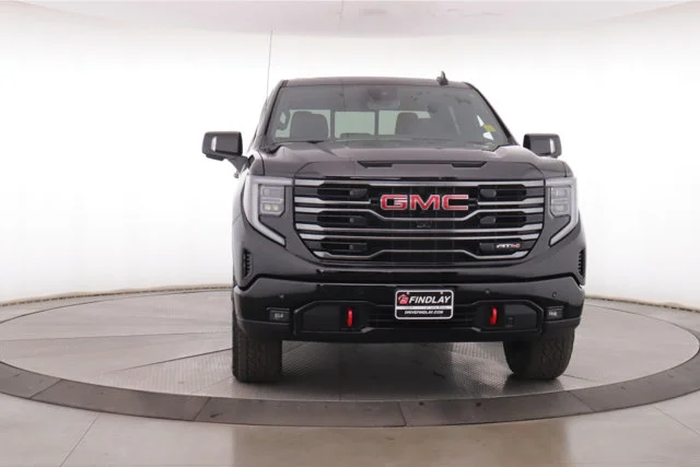 Used 2025  GMC AT4 image 17