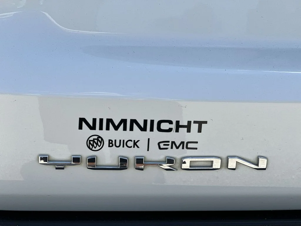 Certified Used 2022 White Frost Tricoat GMC SLT image 31