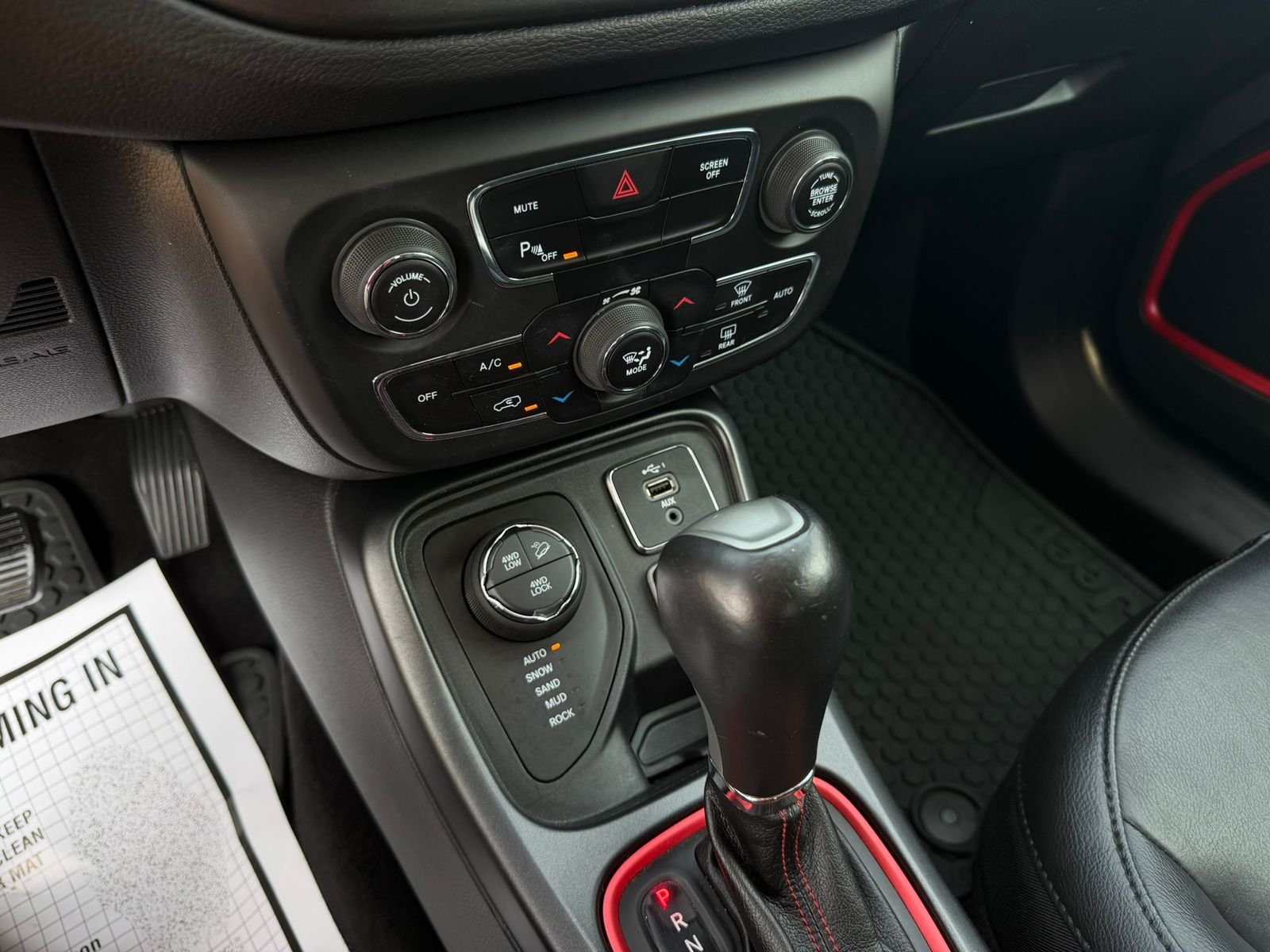 Used 2019 Jazz Blue Pearlcoat Jeep Trailhawk image 17