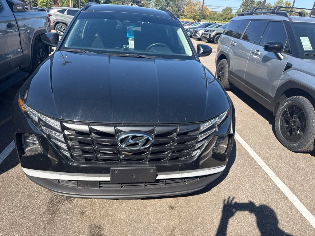Used 2024 Black Hyundai SEL image 2