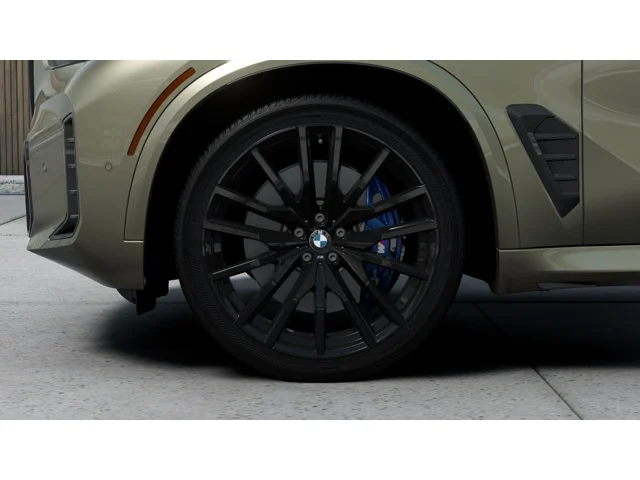 New 2026 Manhattan Green Metallic BMW M60i image 7