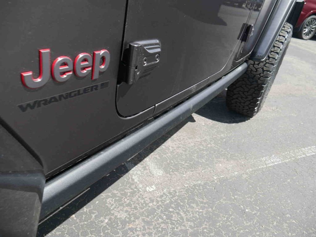 New 2026 Granite Crystal Metallic Clear-Coat Exterior Paint Jeep Rubicon image 26