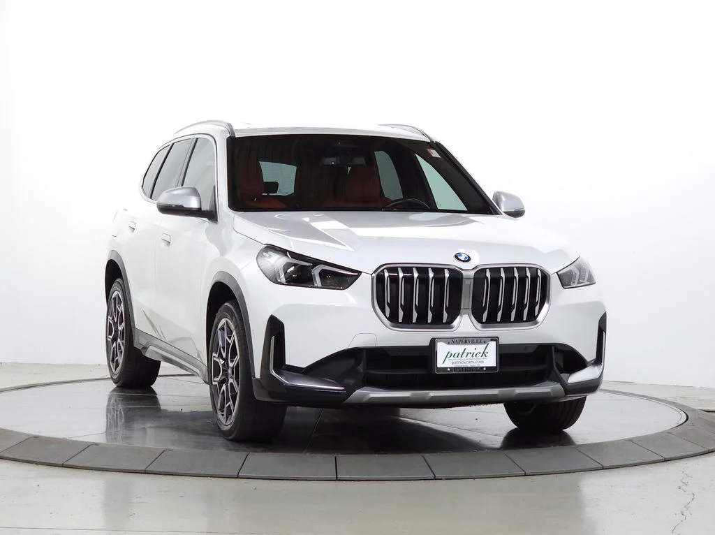 Used 2023 White BMW xDrive28i image 11