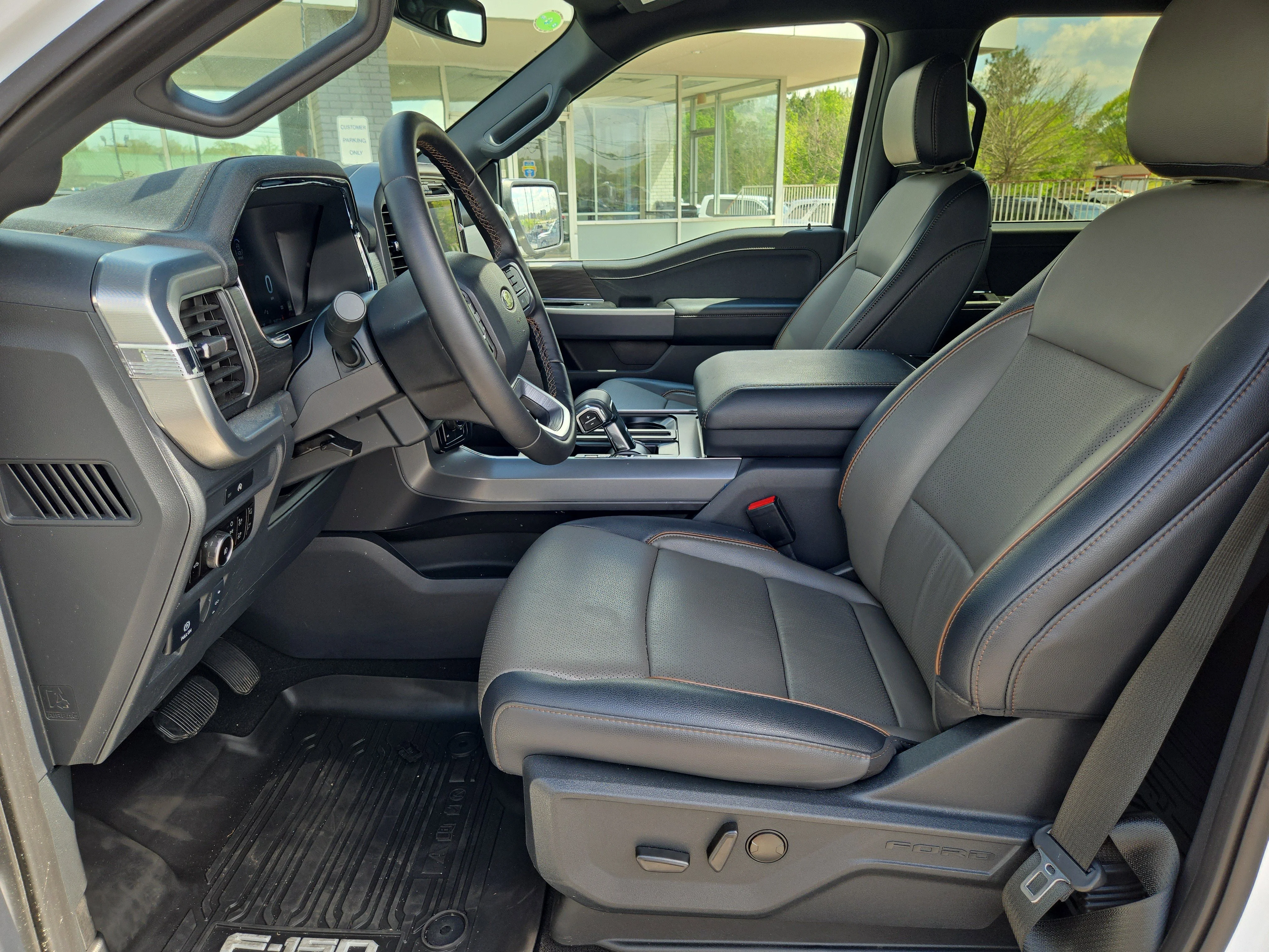 Used 2025 Oxford White Ford LARIAT image 21