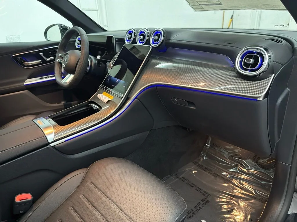New 2026 Black Mercedes-Benz GLC 300 image 27