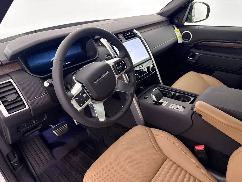 New 2026 Fuji White Land Rover Dynamic SE image 9