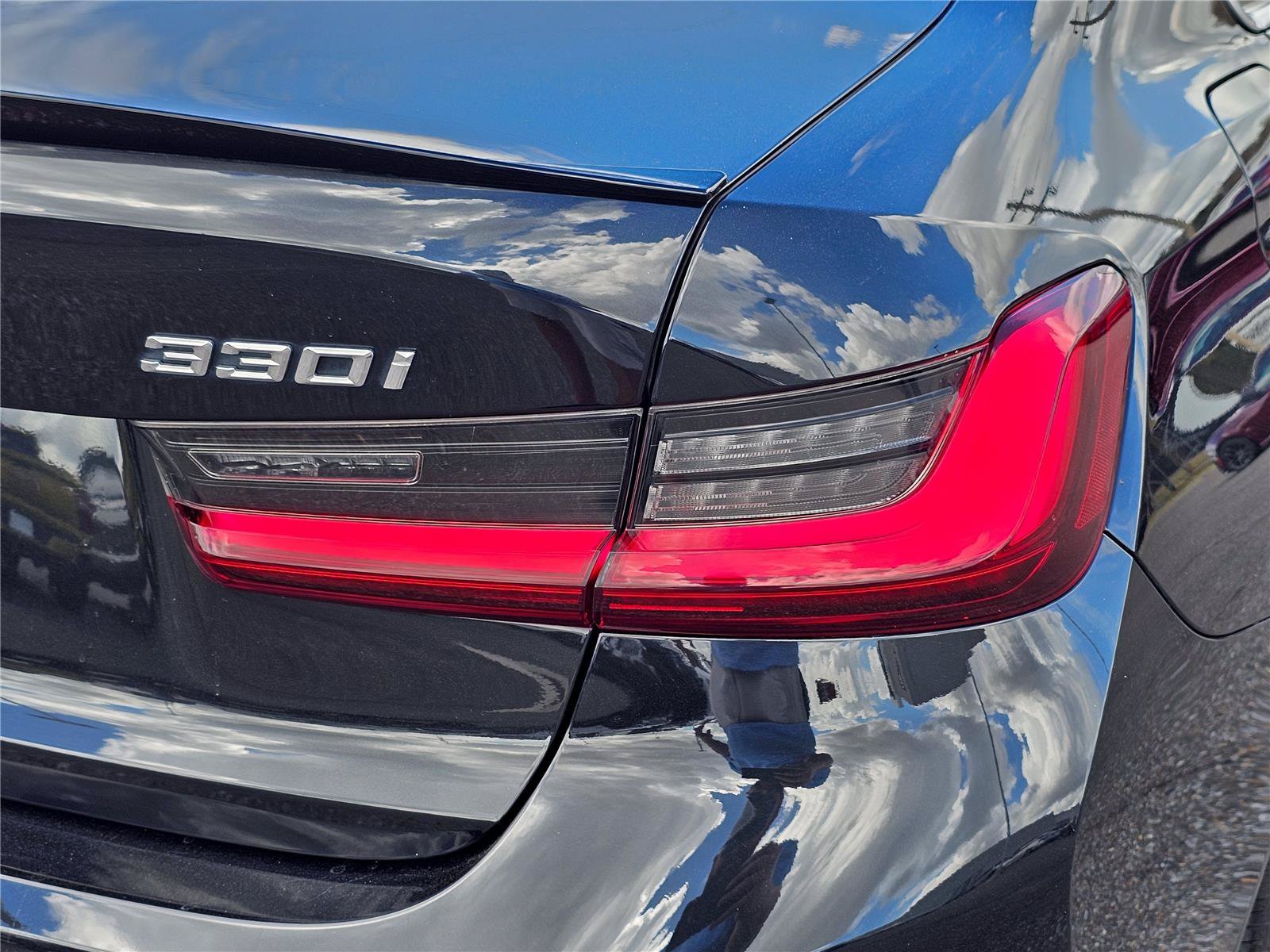 2022 BMW 3 Series 330i - Photo 9