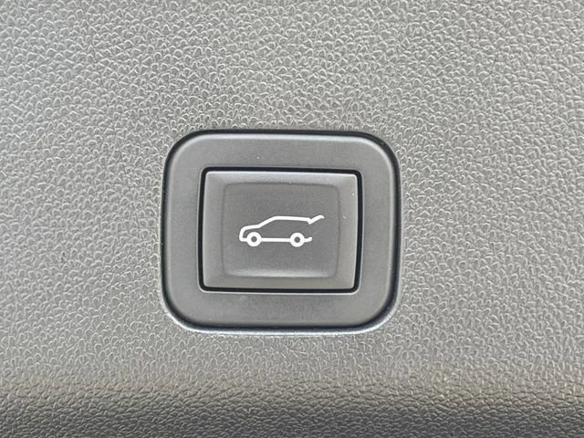 Used 2025 Radiant Red Tintcoat Chevrolet Premier image 31