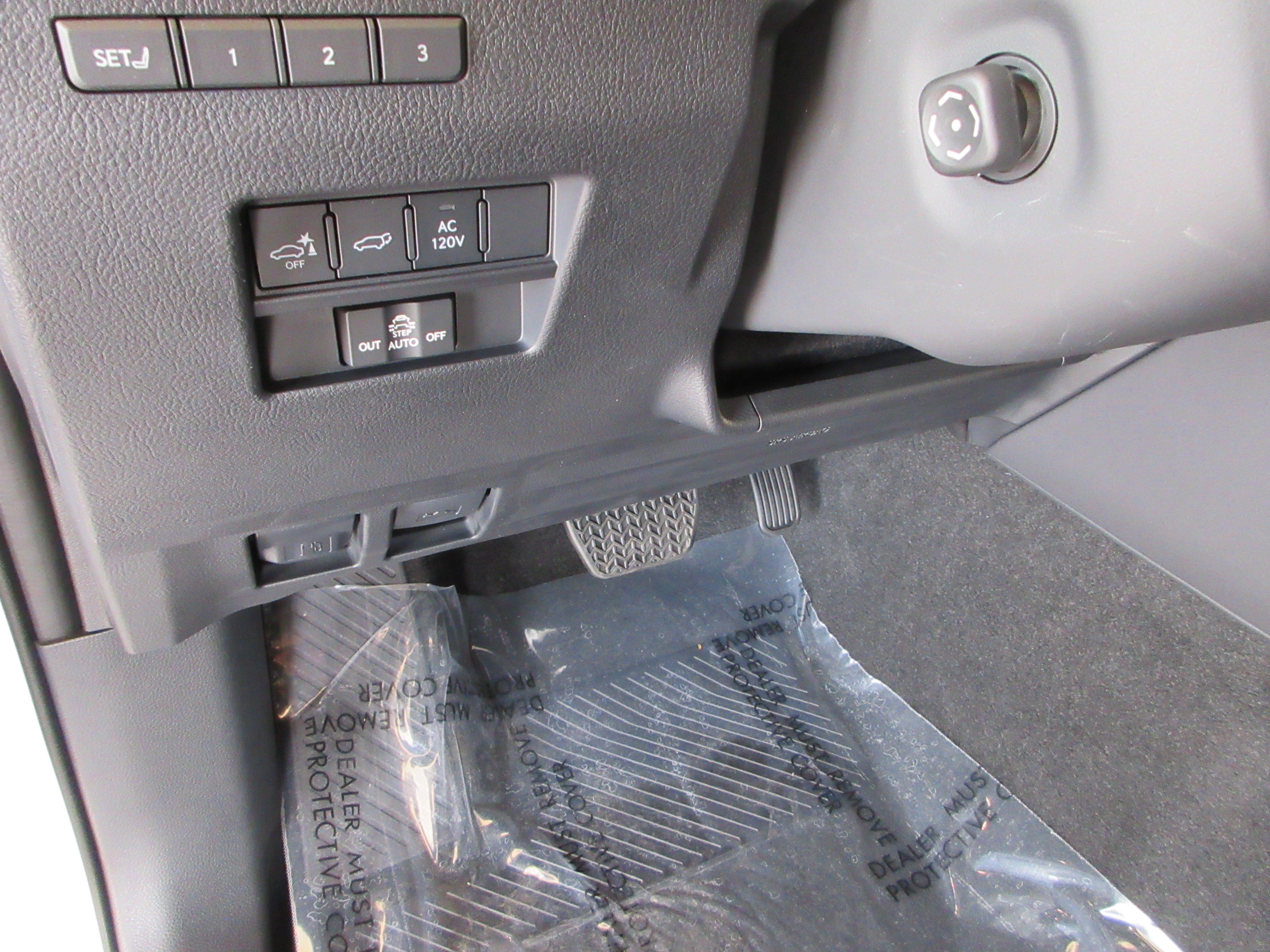 2026 Lexus GX Luxury - Photo 33