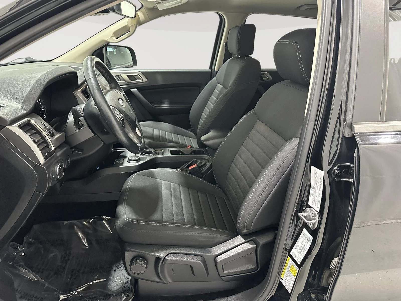 Used 2020 Shadow Black Ford XL image 16