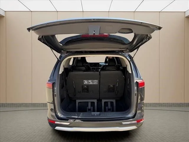 Used 2022 Gray Kia LXS image 35