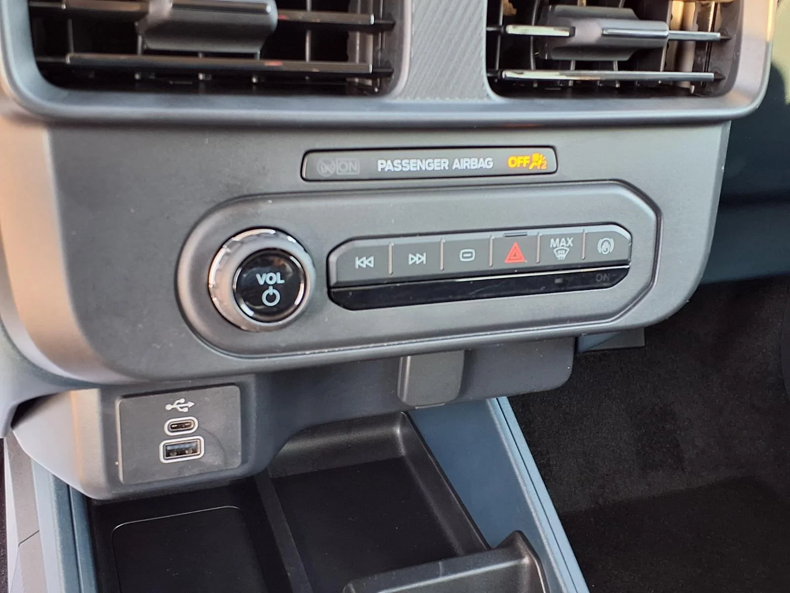Used 2025 Desert Sand Ford XL image 25