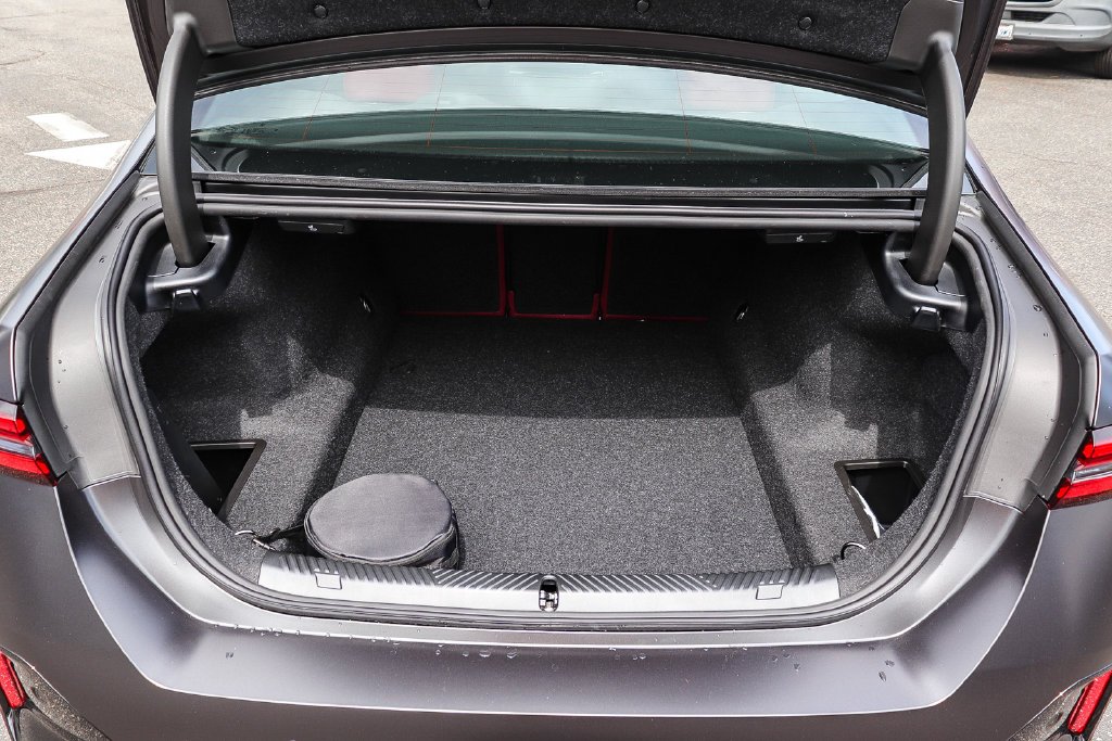New 2027 Frozen Deep Grey BMW 550e xDrive image 25