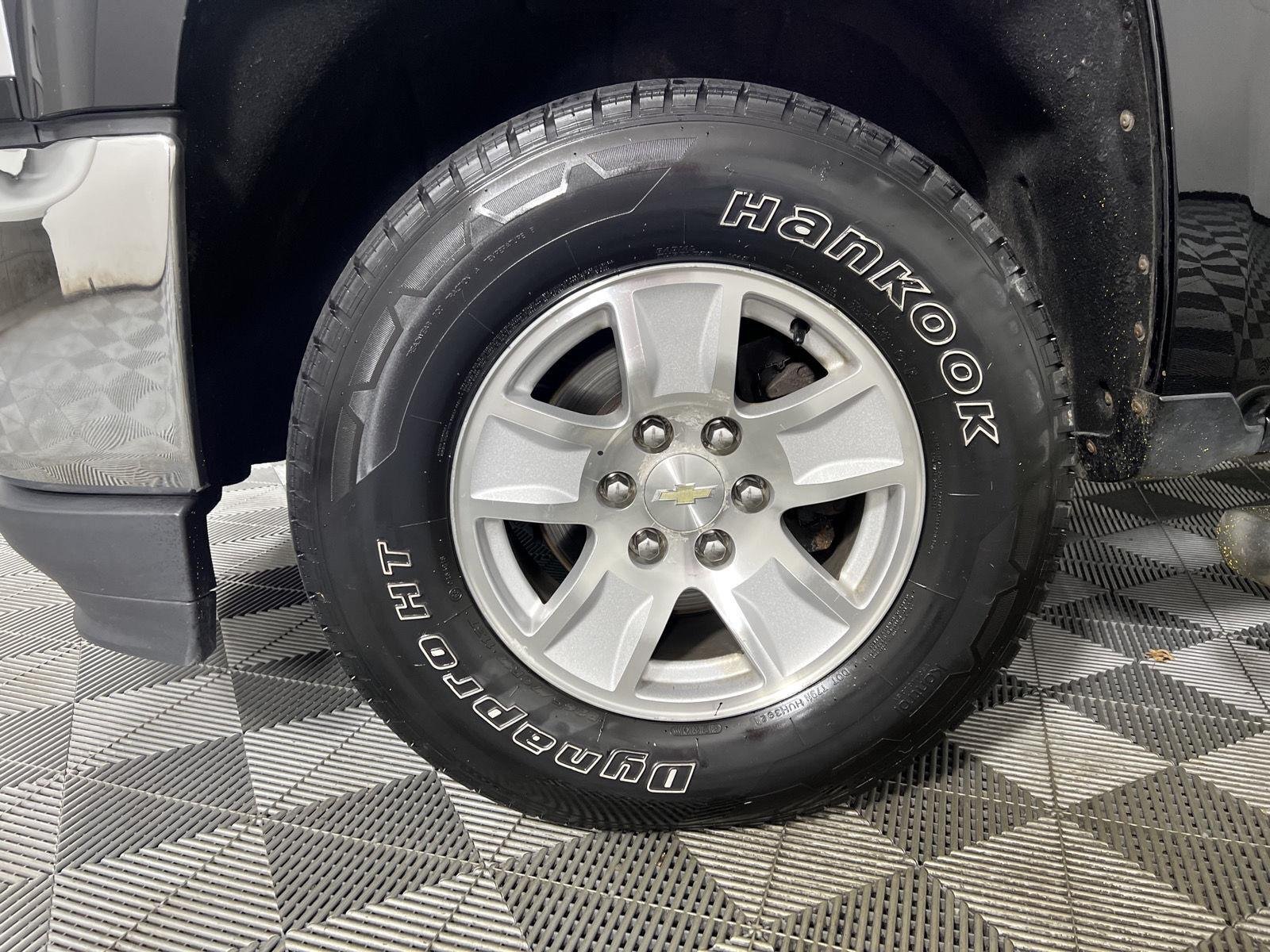 Used 2017 BLACK Chevrolet LT image 18
