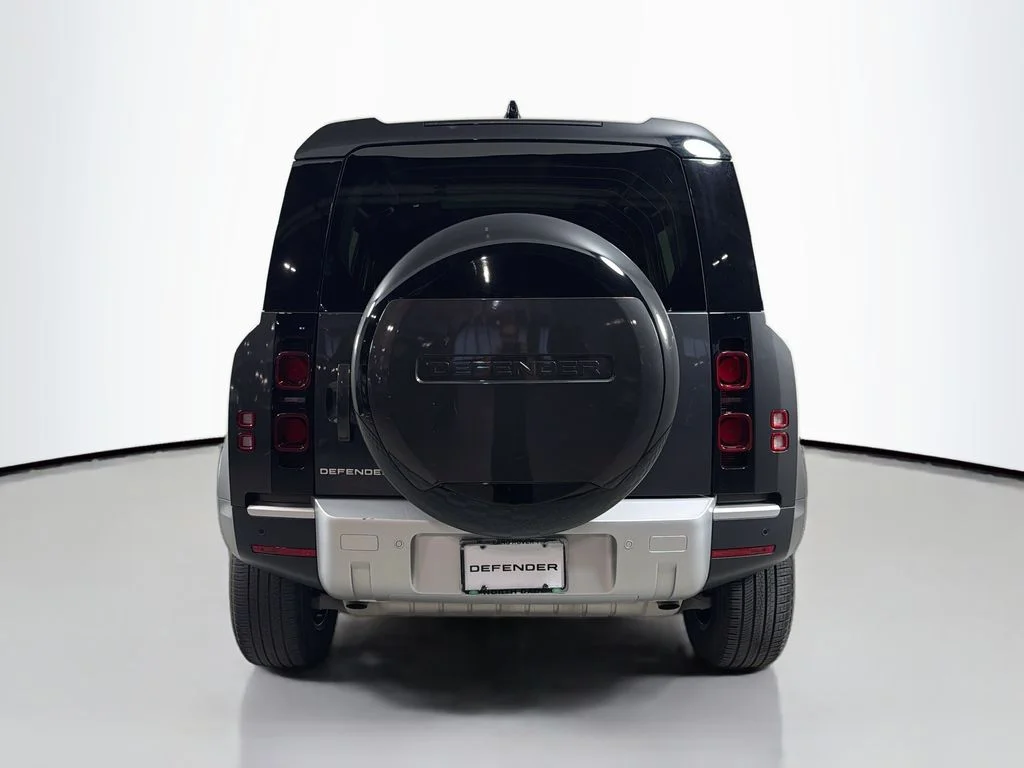 Used 2024 Gray Land Rover S image 6