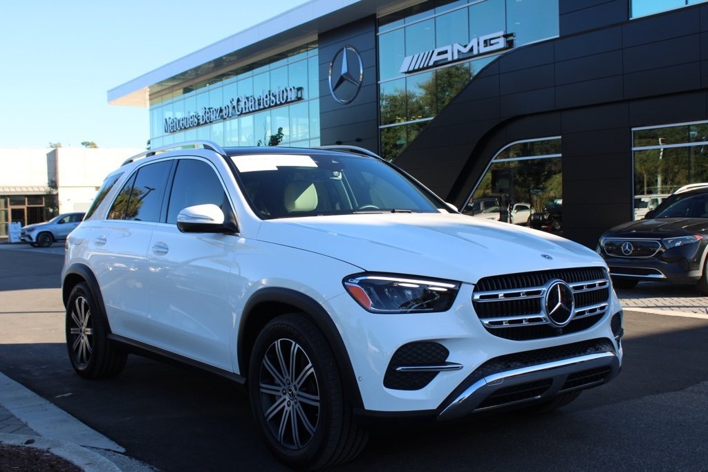 2025 Mercedes Benz GLE 450 4MATIC photo 3
