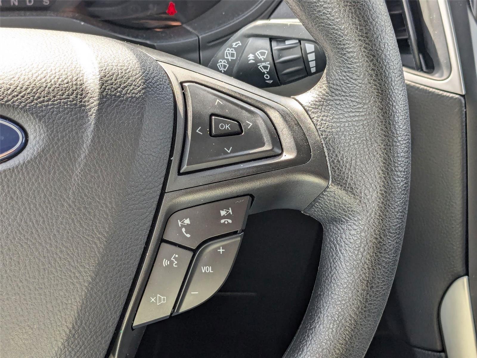 Used 2024 Iconic Silver Metallic Ford SE image 18