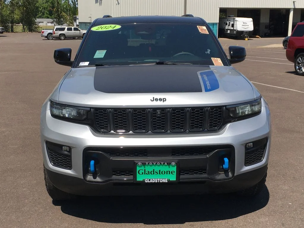Used 2024 Silver Jeep Trailhawk 4xe image 9