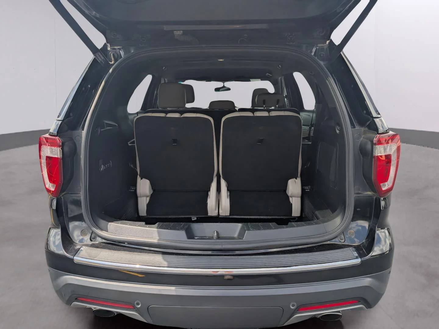 Used 2019 Agate Black Ford Limited image 31