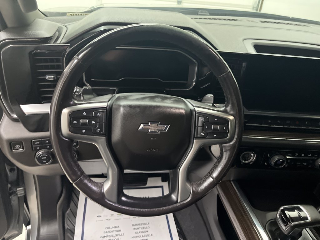 Used 2023 Gray Chevrolet RST image 17