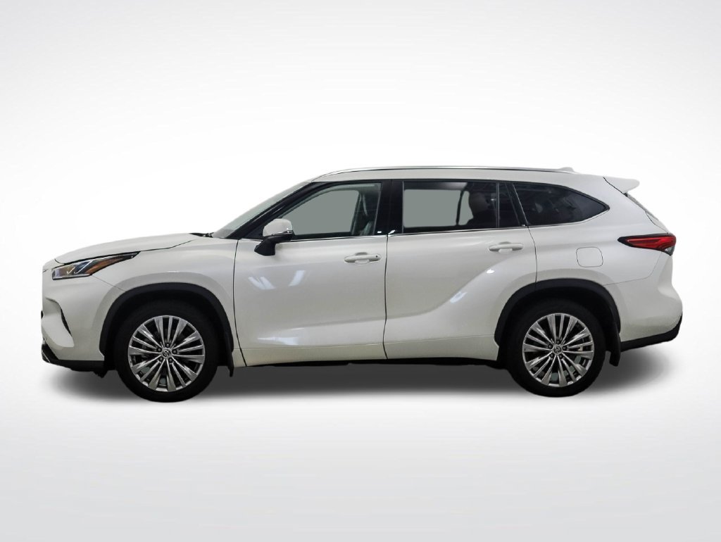 Used 2020 Toyota Highlander Platinum with VIN 5TDFZRBH0LS028373 for sale in Minneapolis, Minnesota