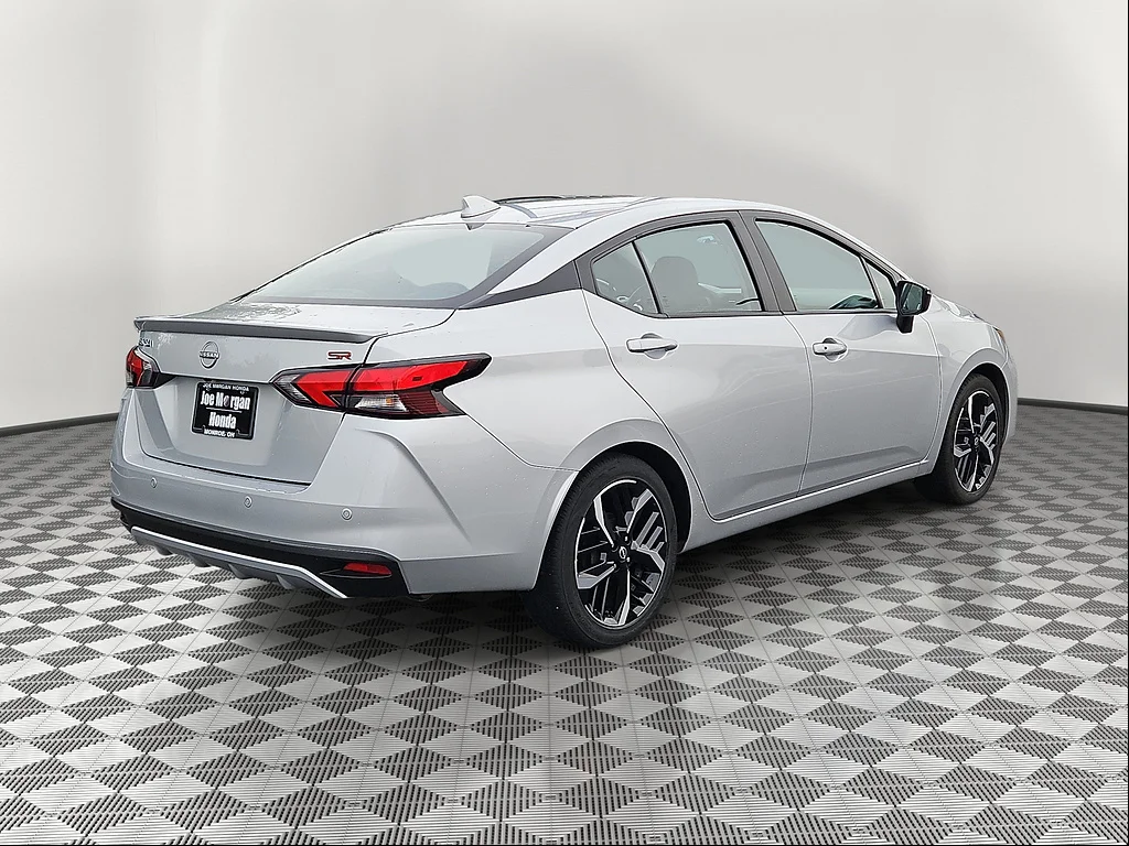 2024 Nissan Versa SR, photo 3 of 12