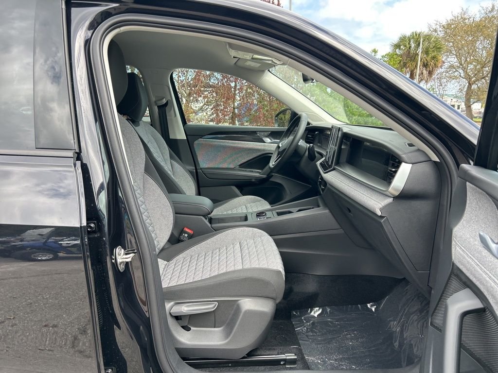 New 2026 Black Volkswagen 2.0T S image 40