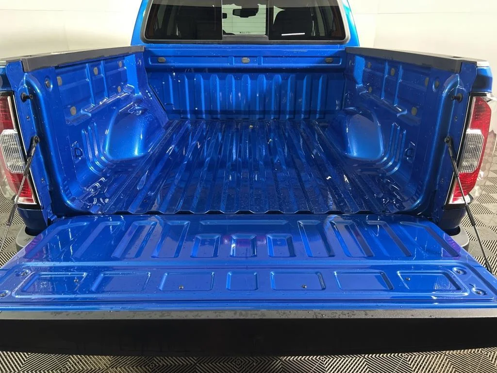 Used 2021 Blue Metallic GMC Elevation image 7