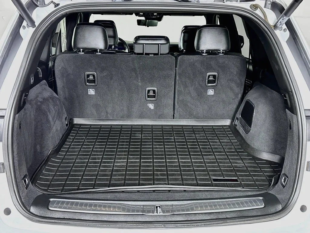 Used 2023 White Jeep Overland 4xe image 22