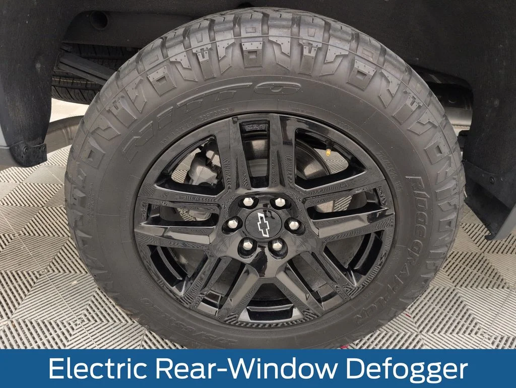 Certified Used 2025 Gray Chevrolet Custom Trail Boss image 19