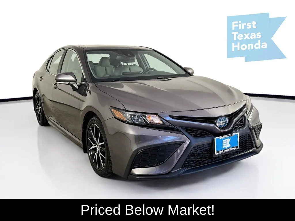 Used 2022 Predawn Gray Mica Toyota SE image 1