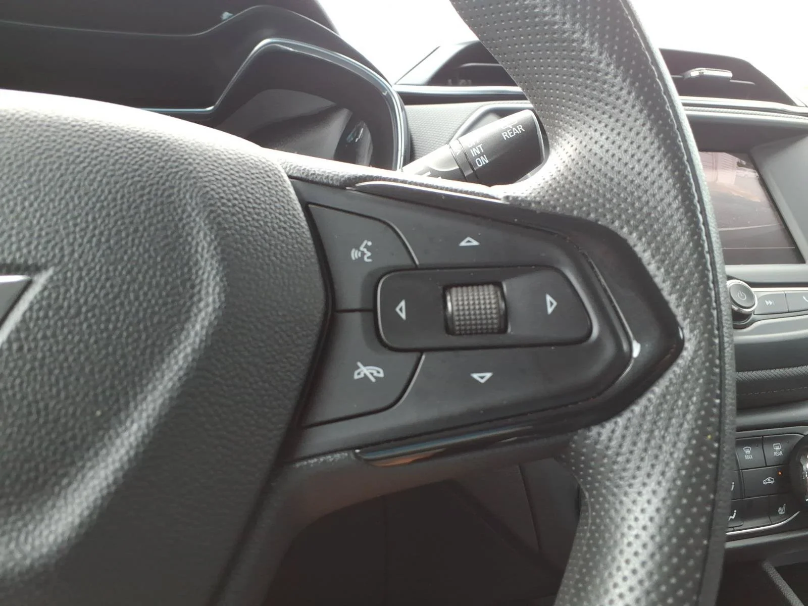 Certified Used 2022 SUMMIT WHITE Chevrolet LT image 28
