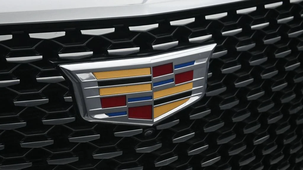 Used 2024 White Cadillac Premium Luxury image 19