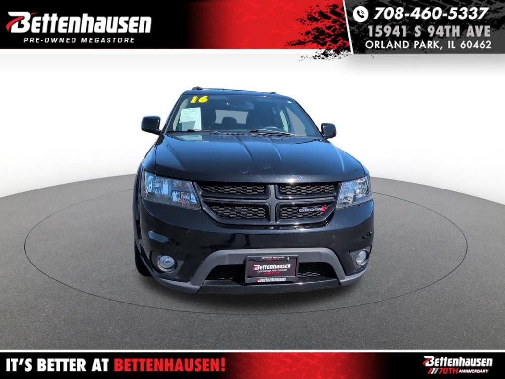 Certified Used 2016 Black Dodge SXT image 2