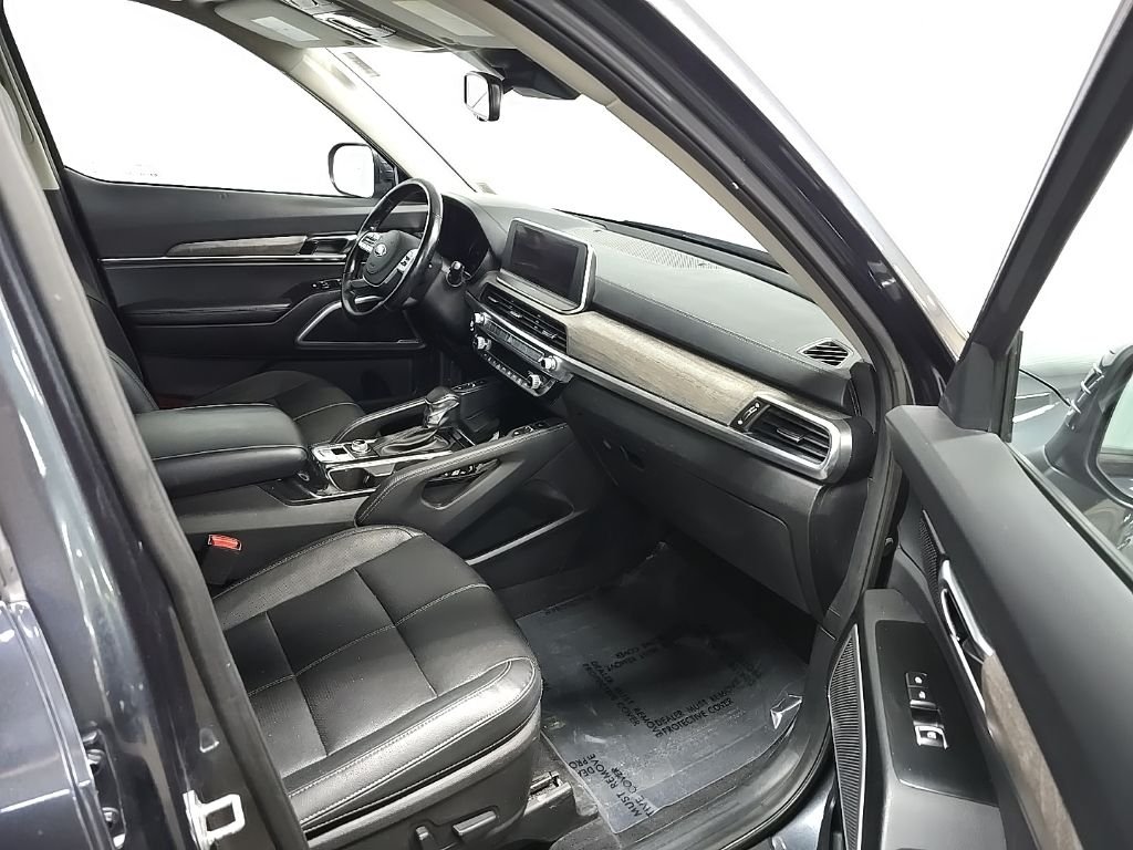 Used 2021 Gray Kia EX image 16