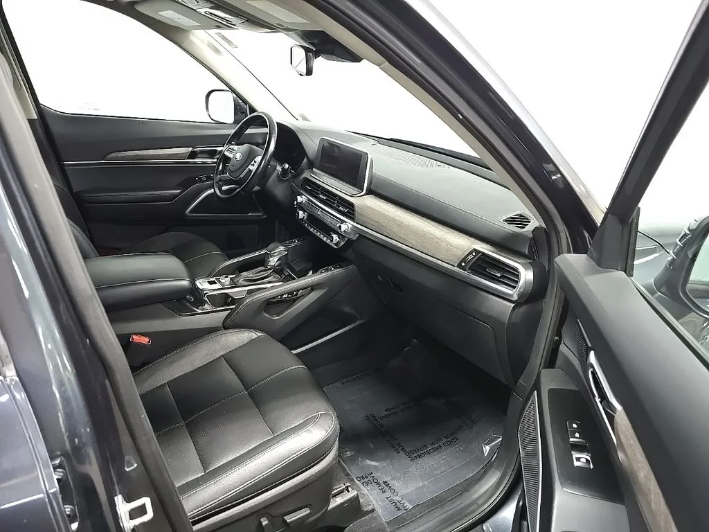 Used 2021 Gray Kia EX image 16